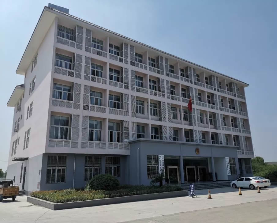 天門市機動車考試中心定制全自動變頻供水成套設(shè)備+18噸水箱一套