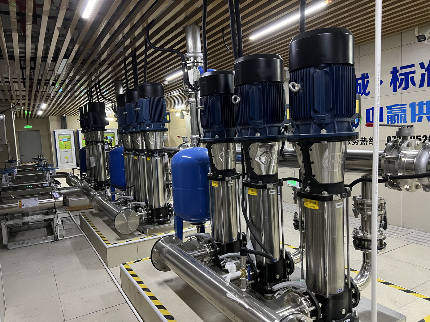 成套變頻恒壓供水設備.jpg