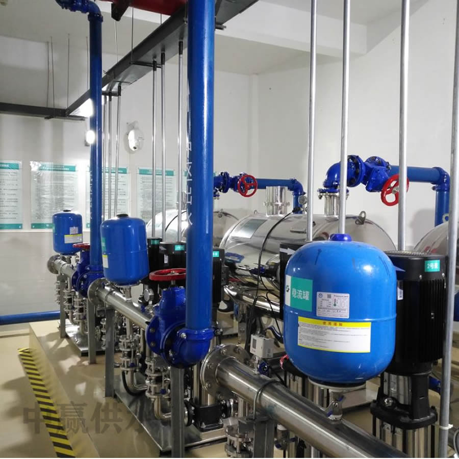 PLC變頻器恒壓供水系統通過無級調速和智能控制邏輯在功能上更佳